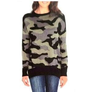Isaac Mizrahi crew neck camo sweater
